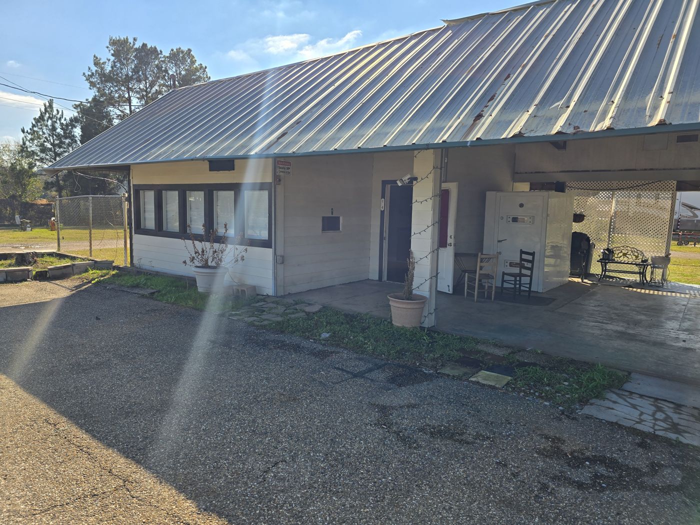 Bathhouse and laundry building at Marshall RV Park
